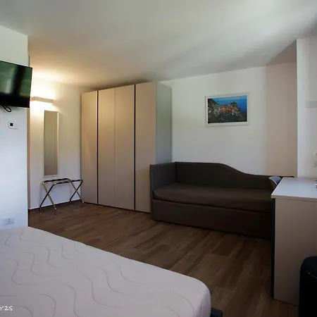 Affittacamere Montale 3* Montale