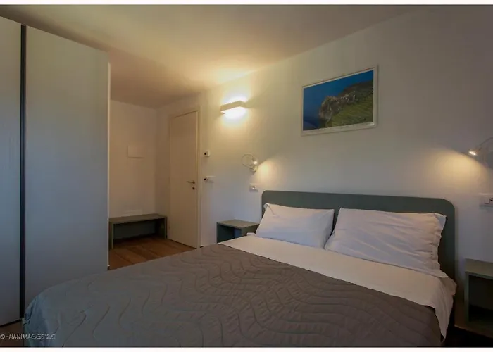 Affittacamere Montale 3*